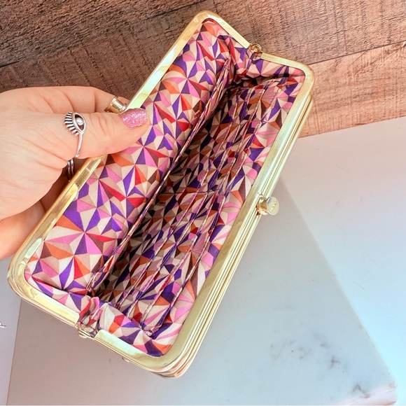 Hobo Lauren Clutch Wallet - Picture 5 of 10